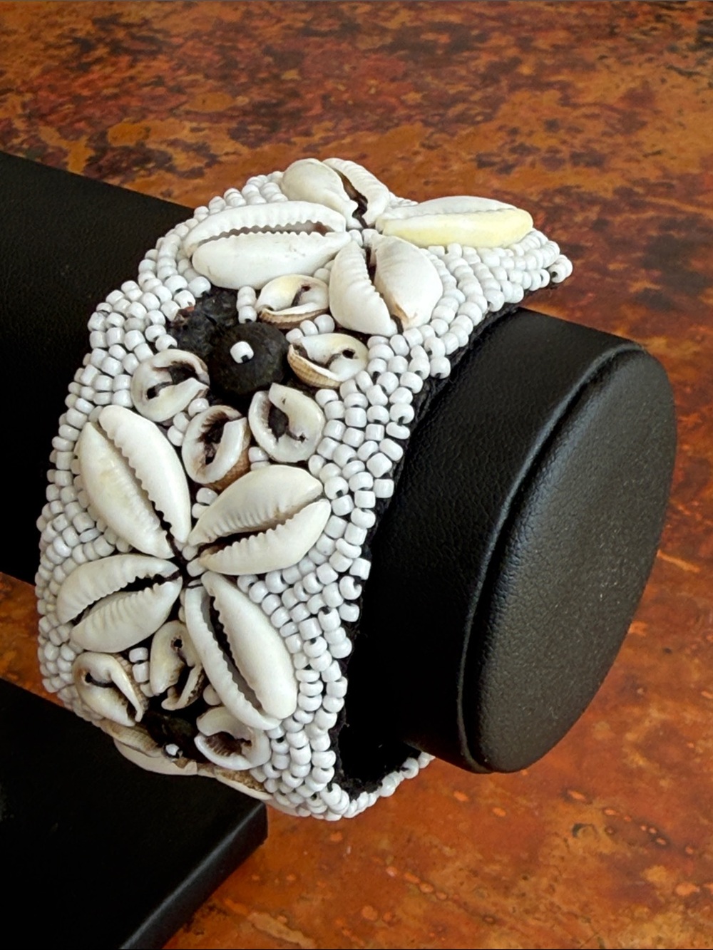 White Beaded Cowrie Shell Cuff Bracelet/ Anklet Stretchy Elastic Button Closure - Picture 3 of 6